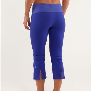 LULULEMON Luon Moisture Wick Purple Blue Crop Leggings Volleyball Sports Soccer